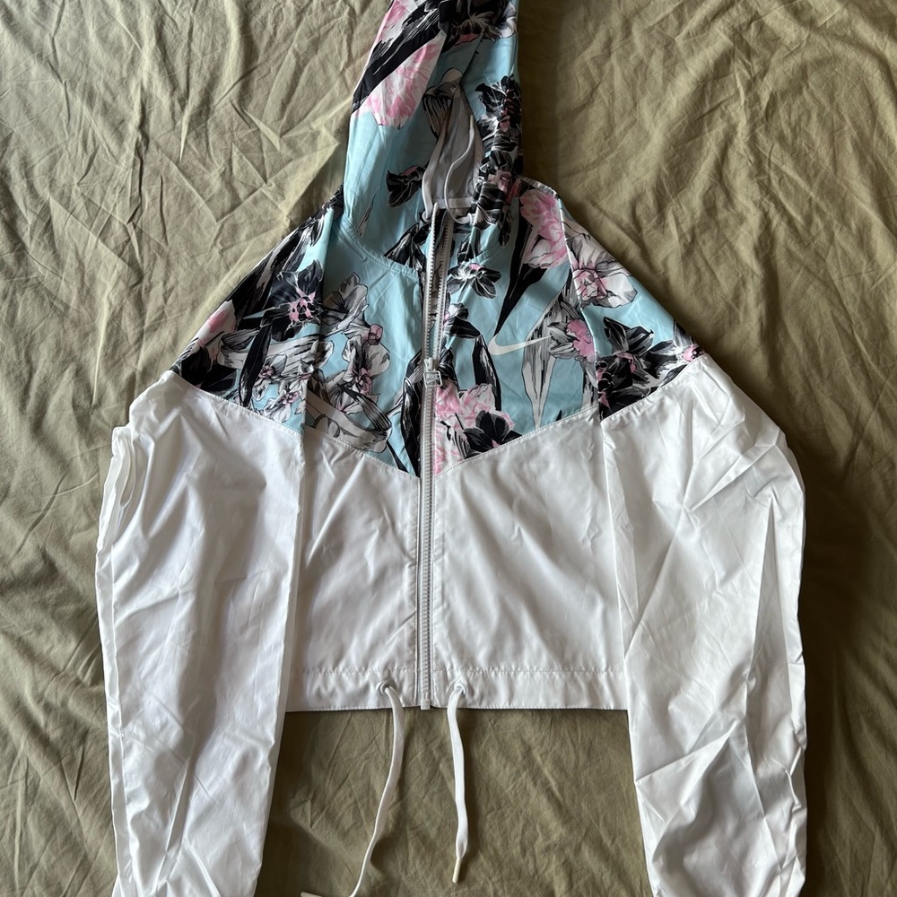 Nike White and Blue Floral Windbreaker Jacket Lightweight